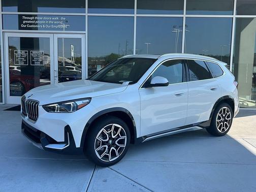 Mineral White Metallic 2026 BMW X1 xDrive28i