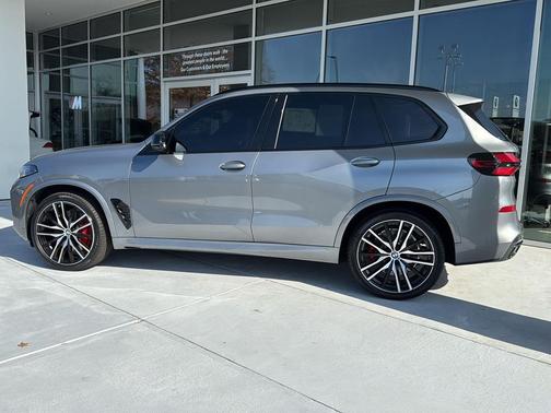 2024 BMW X5 M60i