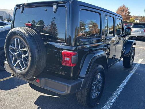 2024 Jeep Wrangler 4-Door Sahara 4x4