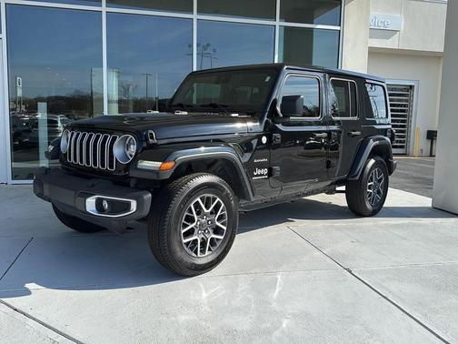 2024 Jeep Wrangler 4-Door Sahara 4x4
