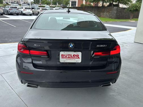 2022 BMW 530 i xDrive