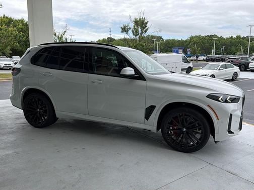Mineral White Metallic 2026 BMW X5 sDrive40i