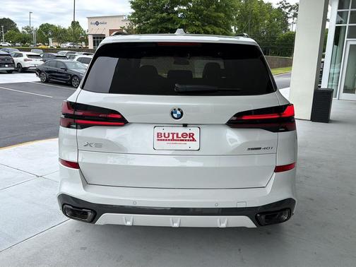 Mineral White Metallic 2026 BMW X5 sDrive40i