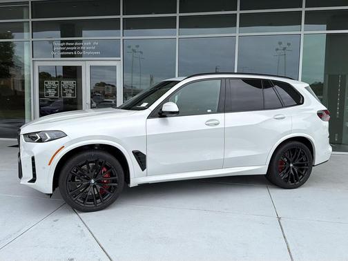 Mineral White Metallic 2026 BMW X5 sDrive40i