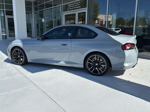 2025 BMW M240 i