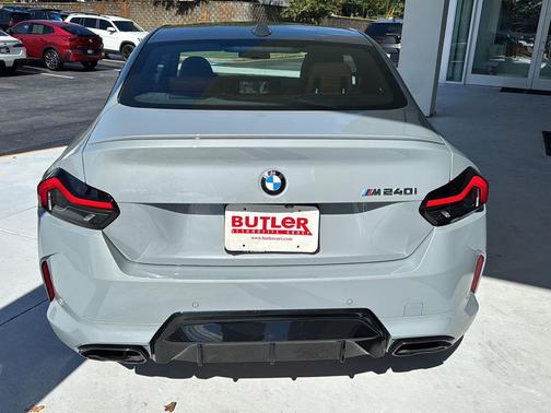 2025 BMW M240 i