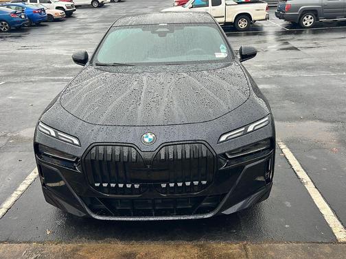 2023 BMW 740 i