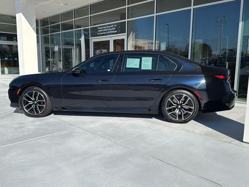 2023 BMW 740 i
