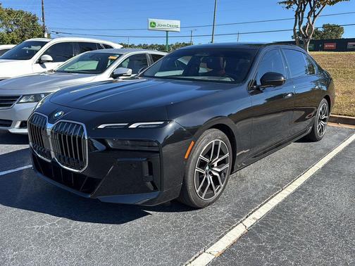 2025 BMW 740 i