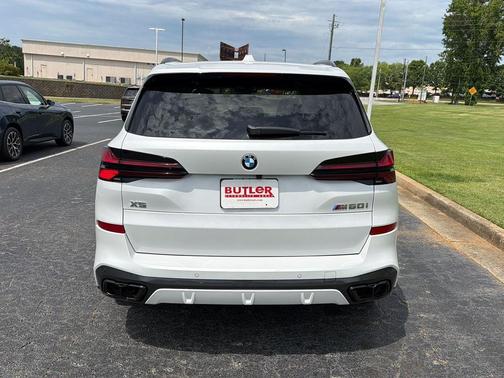 Mineral White Metallic 2026 BMW X5 M60i