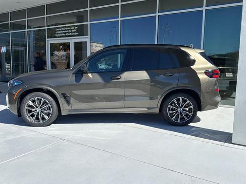 2026 BMW X5 M60i