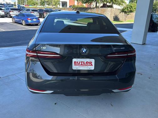 2024 BMW i5 eDrive40