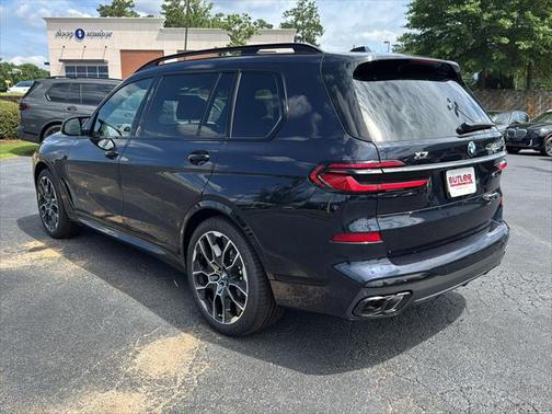 2026 BMW X7 M60i