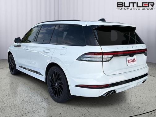 Pristine White Metallic Tri-Coat 2025 Lincoln Aviator Reserve AWD