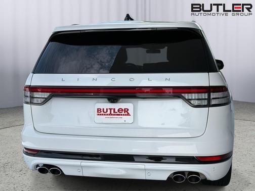 Pristine White Metallic Tri-Coat 2025 Lincoln Aviator Reserve AWD