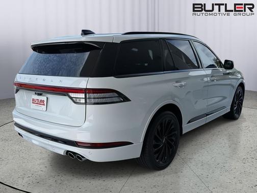 Pristine White Metallic Tri-Coat 2025 Lincoln Aviator Reserve AWD