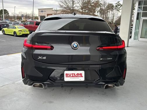 2025 BMW X4 xDrive30i