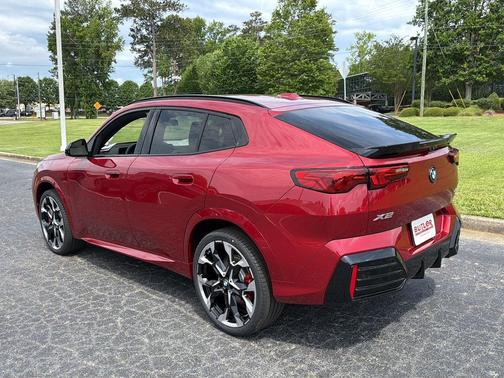 Vegas Red Metallic 2026 BMW X2 xDrive28i