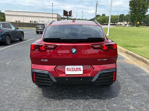 Vegas Red Metallic 2026 BMW X2 xDrive28i