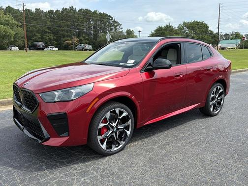 Vegas Red Metallic 2026 BMW X2 xDrive28i