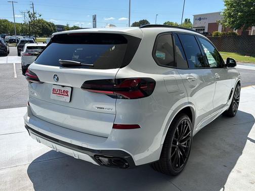 Mineral White Metallic 2026 BMW X5 xDrive40i