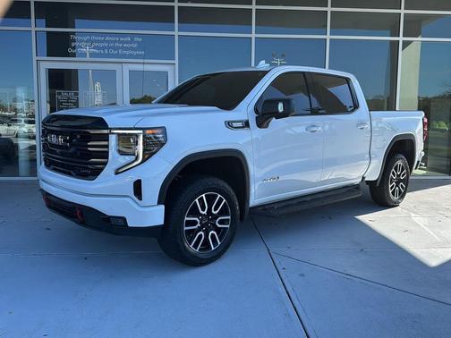 2025 GMC Sierra 1500 AT4
