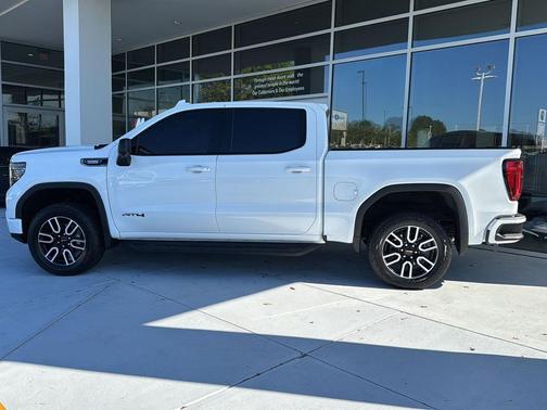 2025 GMC Sierra 1500 AT4