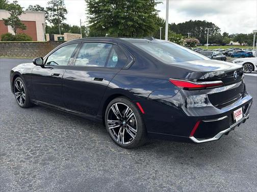 2024 BMW 740 i