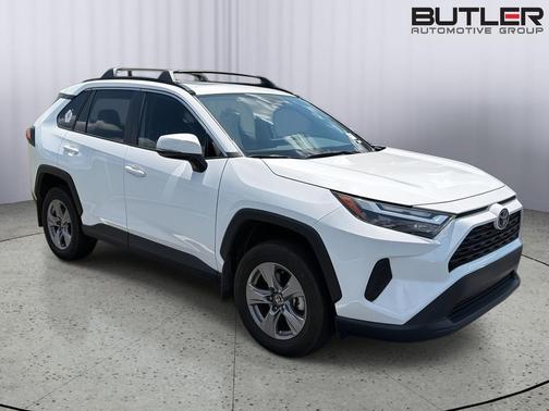 Ice Cap 2024 Toyota RAV4 XLE