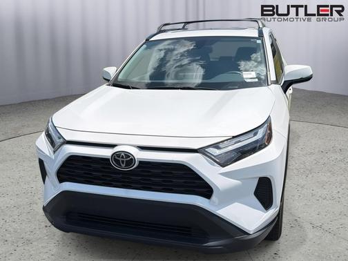 Ice Cap 2024 Toyota RAV4 XLE