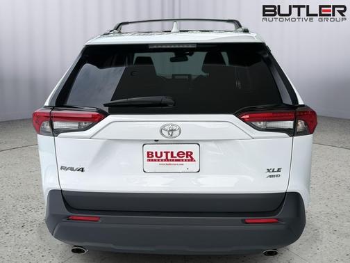 Ice Cap 2024 Toyota RAV4 XLE