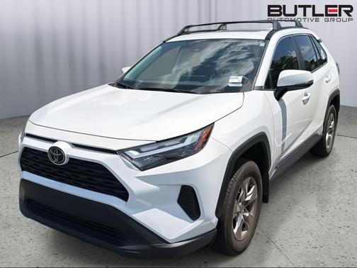 Ice Cap 2024 Toyota RAV4 XLE
