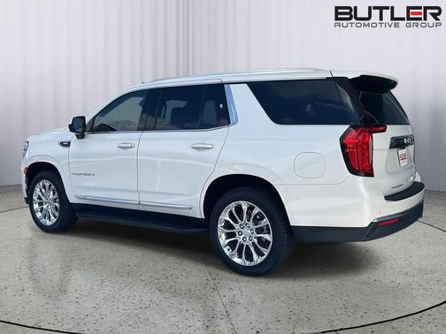 White Frost Tricoat 2023 GMC Yukon SLT