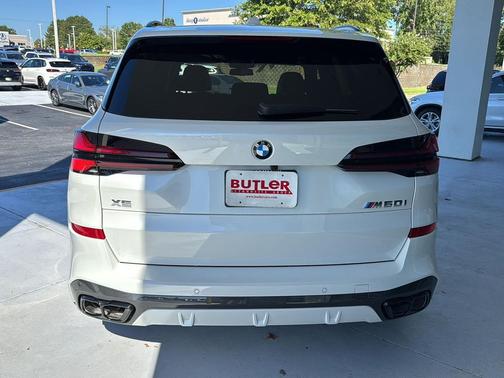 2026 BMW X5 M60i