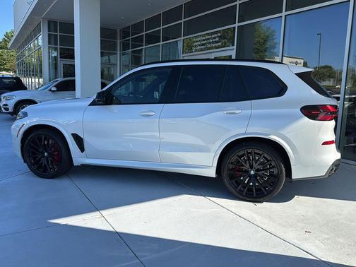 2026 BMW X5 M60i