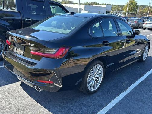 2023 BMW 330 330i