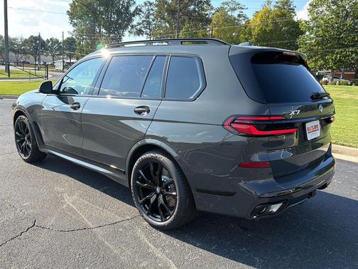 Dravit Grey Metallic 2027 BMW X7 xDrive40i