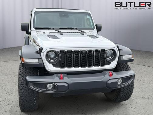 Bright White Clearcoat 2024 Jeep Wrangler Rubicon