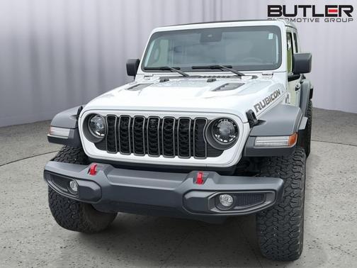Bright White Clearcoat 2024 Jeep Wrangler Rubicon
