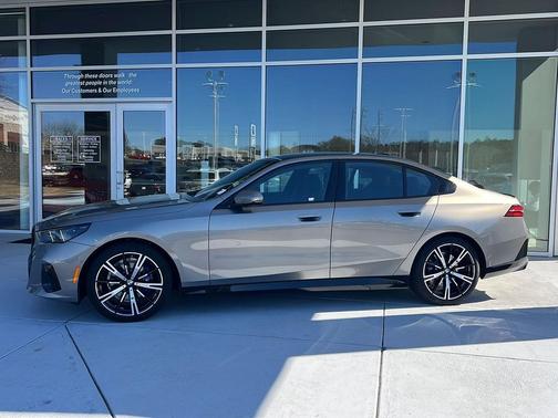 Oxide Grey Metallic 2026 BMW 530 530i