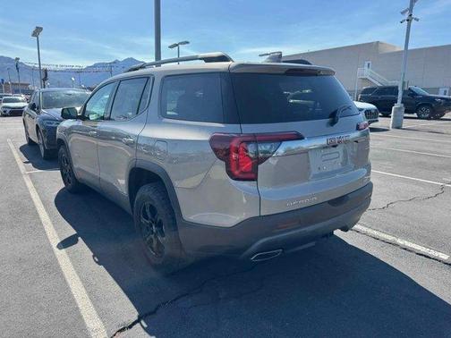 2022 GMC Acadia AT4