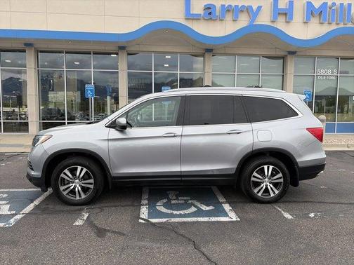Lunar Silver Metallic 2017 Honda Pilot EX-L