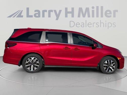Radiant Red Metallic II 2026 Honda Odyssey EX-L