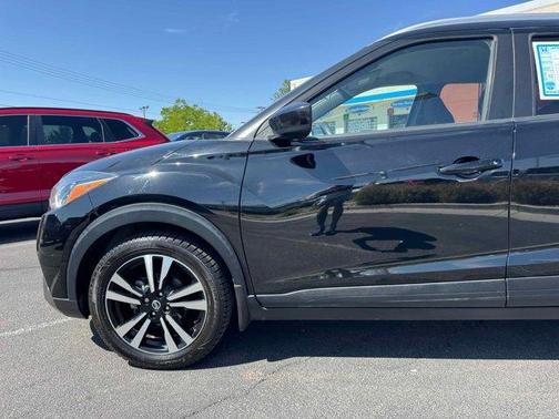 2020 Nissan Kicks SV