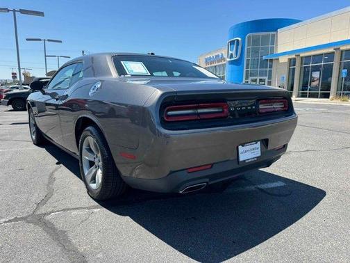 2015 Dodge Challenger SXT