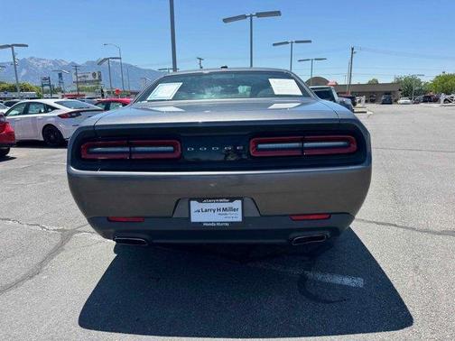 2015 Dodge Challenger SXT