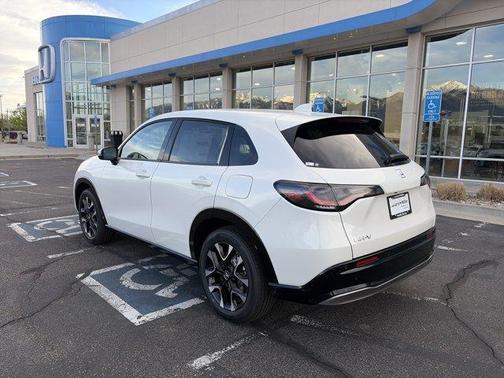 Platinum White Pearl 2026 Honda HR-V EX-L