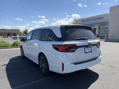 Platinum White Pearl 2026 Honda Odyssey Touring