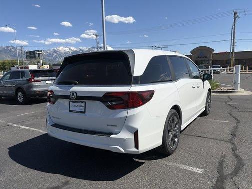 Platinum White Pearl 2026 Honda Odyssey Touring