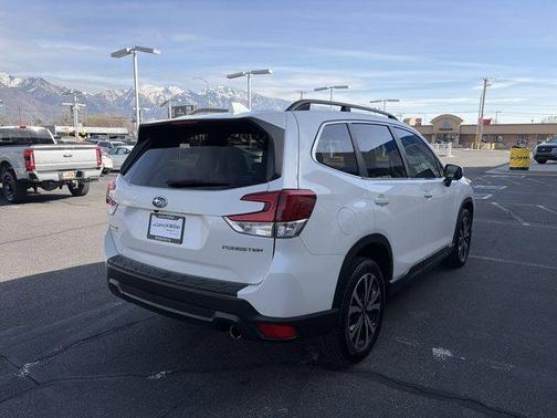Crystal White Pearl 2020 Subaru Forester Limited